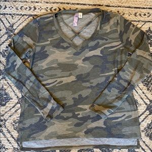 Lightweight camo sweater